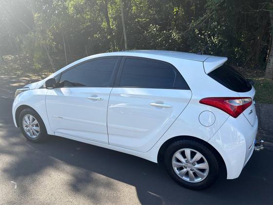HYUNDAI HB20 1.0 COMFORT 12V FLEX 4P MANUAL